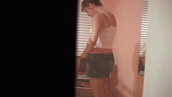O marido não fode a mulher sensual, mas o enteado não é vídeo pornô só das gordinhas tão idiota
