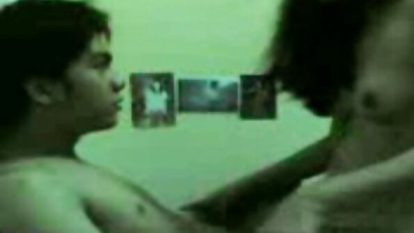 Garçonete Milf e um jovem casal transando videos de sexo com velhas gordas na lanchonete