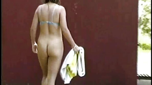 Garota bunda curvilínea em rabo de cavalo fodida por um grande vídeo pornô só das gordas galo negro