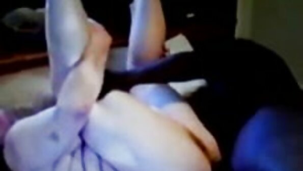 Covergirl com formas carnudas grita vídeos porno com gordinhas enquanto é fodida