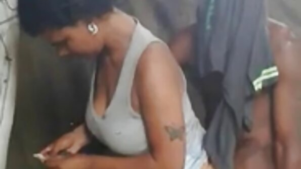 A coquete latina video de porno com gordinha Vanessa Leon quer se aproximar do professor